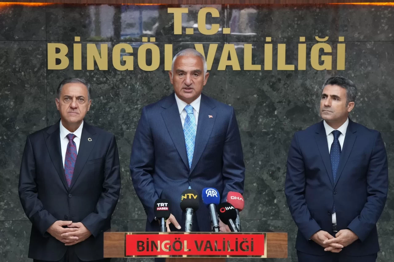 Bakan Ersoy: “Bingöl’e hizmet yolunda kaybedecek bir dakikamız bile yok”