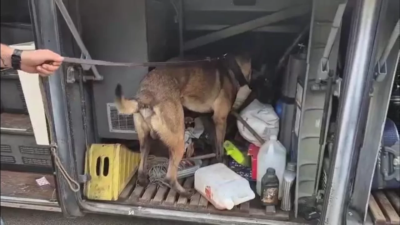 Yolcu otobüsüne operasyon! Bagajında 1 kilo uyuşturucu madde ele geçirilirdi