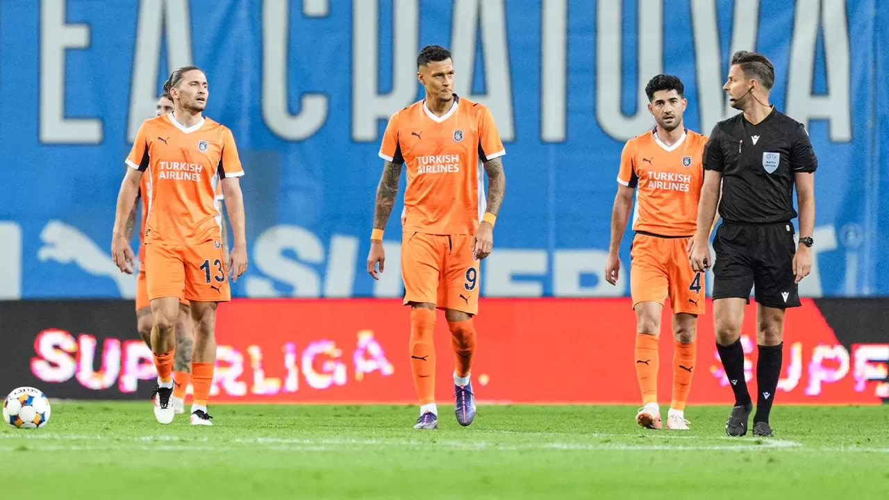 Başakşehir Avrupa’ya veda etti | Maç Sonucu Universitatea Craiova 3-1 İstanbul Başakşehir