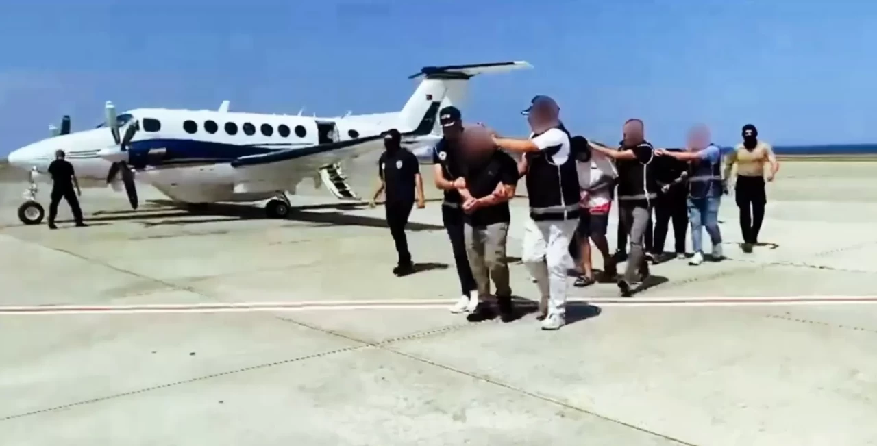 Kırmızı bültenle aranıyorlardı! Demirözler suç örgütü lideri Türkiye'ye getirildi