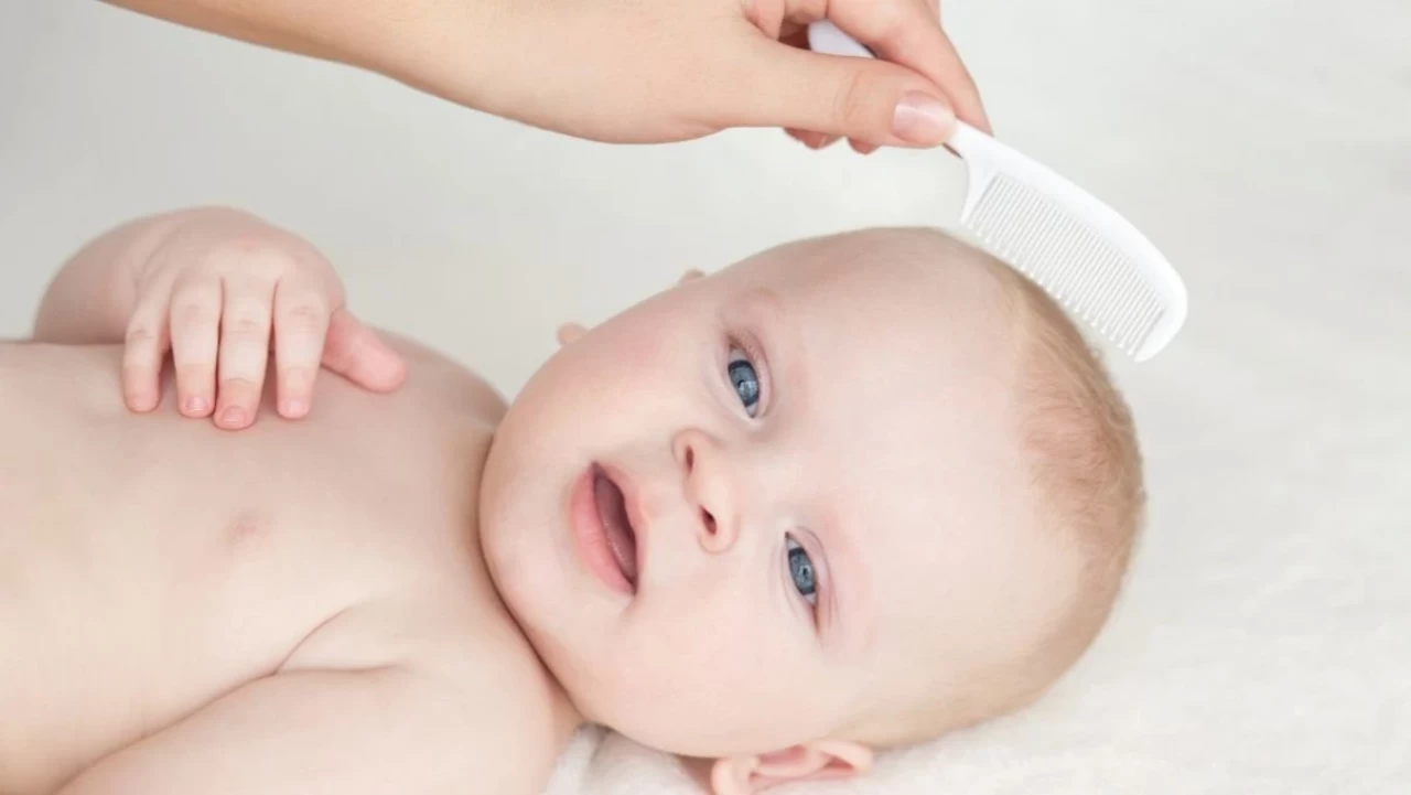 1 yaş bebeklerde saçlar nasıl uzatılır?