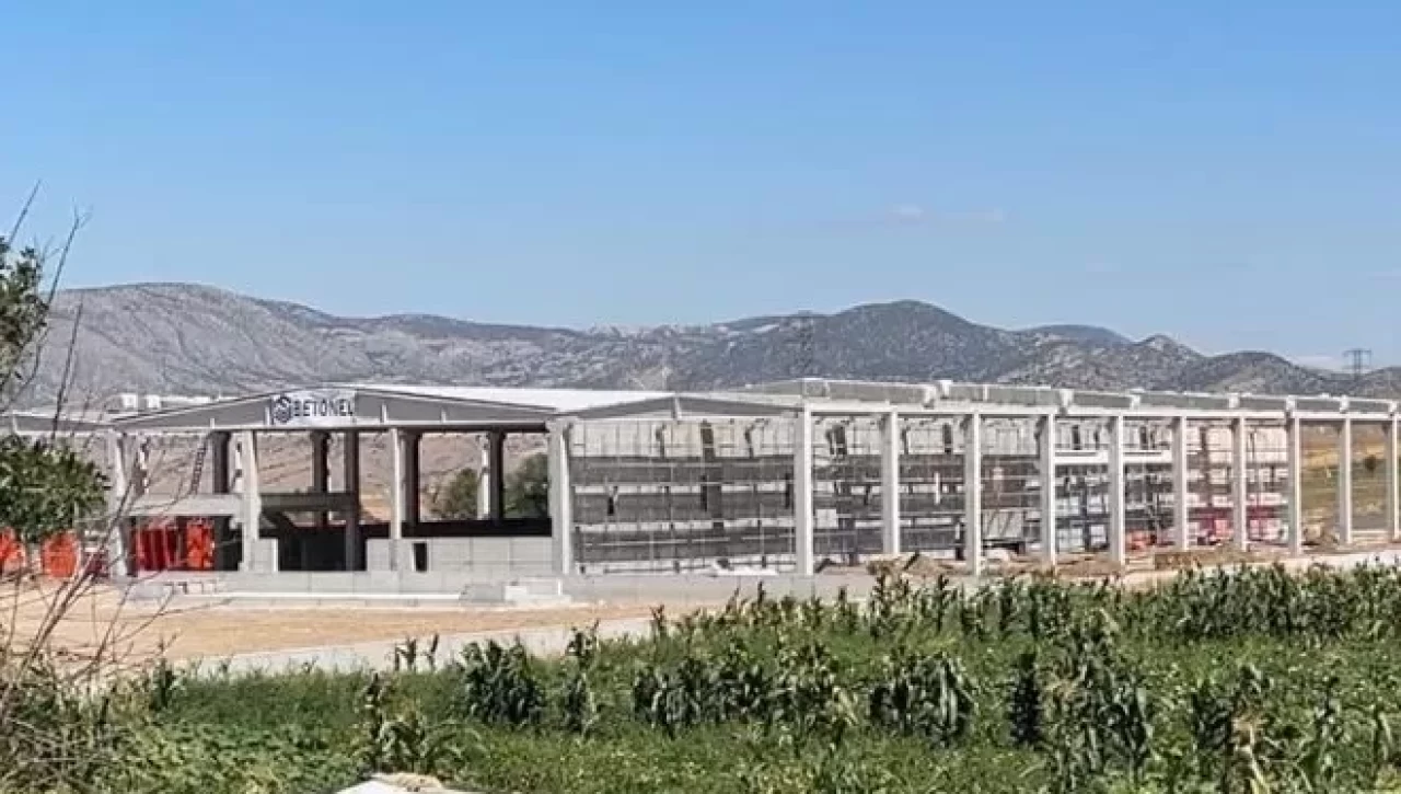 İnşaattan düşen işçi hayatını kaybetti