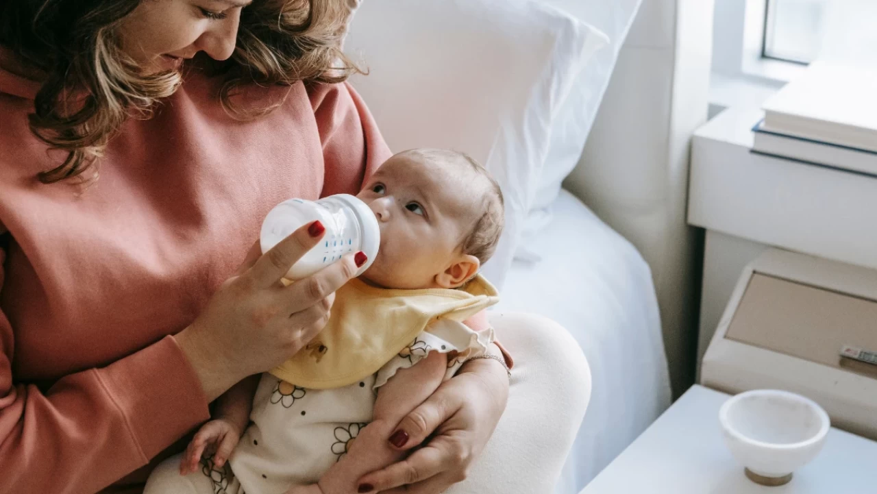 İlk 6 ayda anne sütü şart! Uzmandan kritik uyarılar