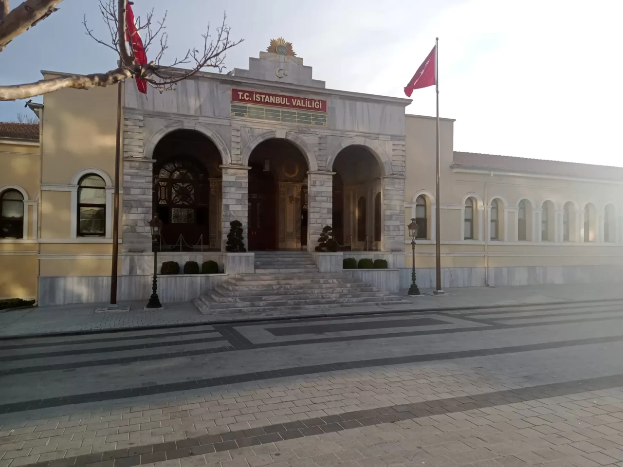 İstanbul Valiliği, ihtiyaç sahiplerine yardım dağıtılmasına ilişkin genelge gönderdi