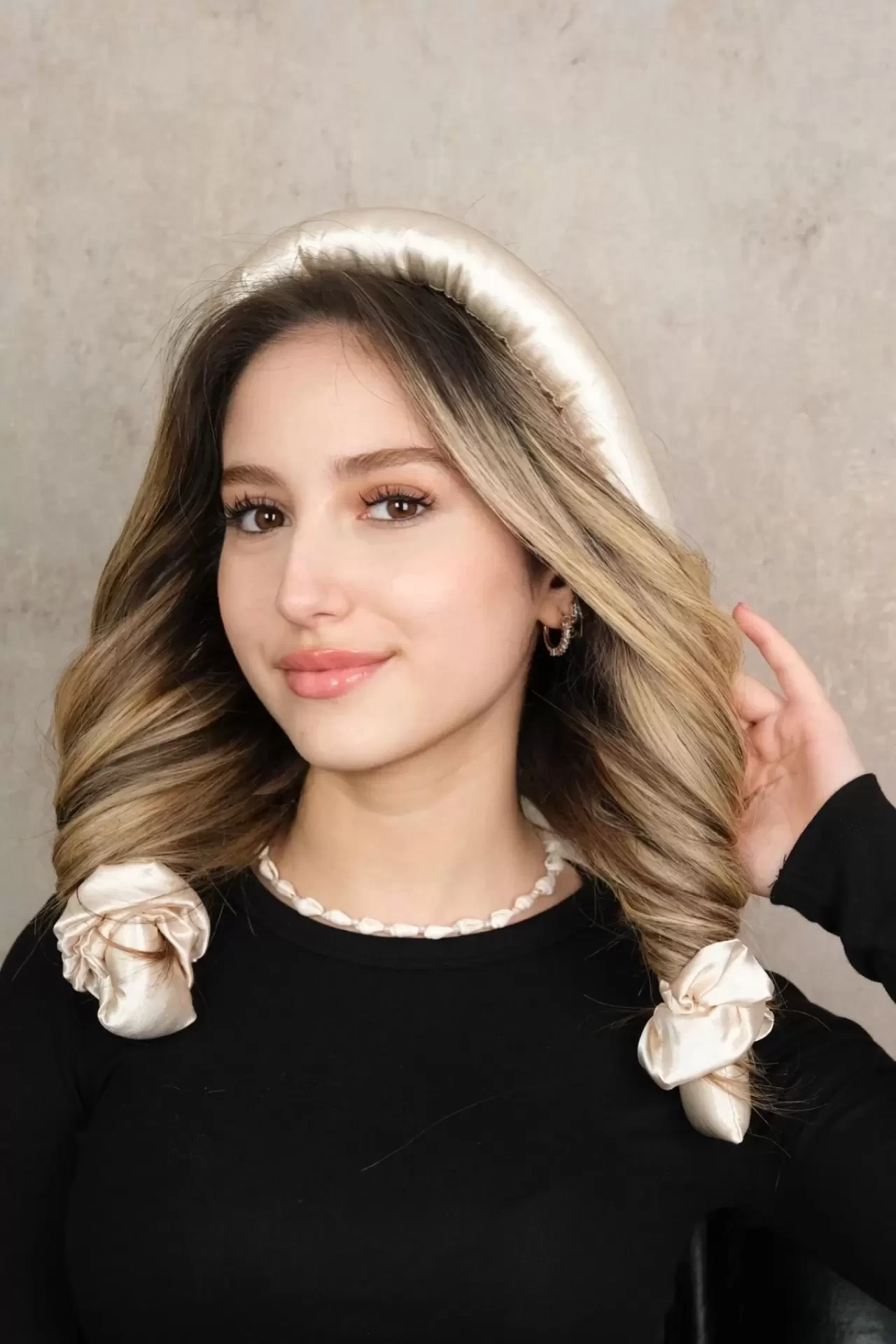 Saç Şekillendirme Ürünlerinde 2026 Trendleri: Köpük, Sprey ve Jöle Kullanımı