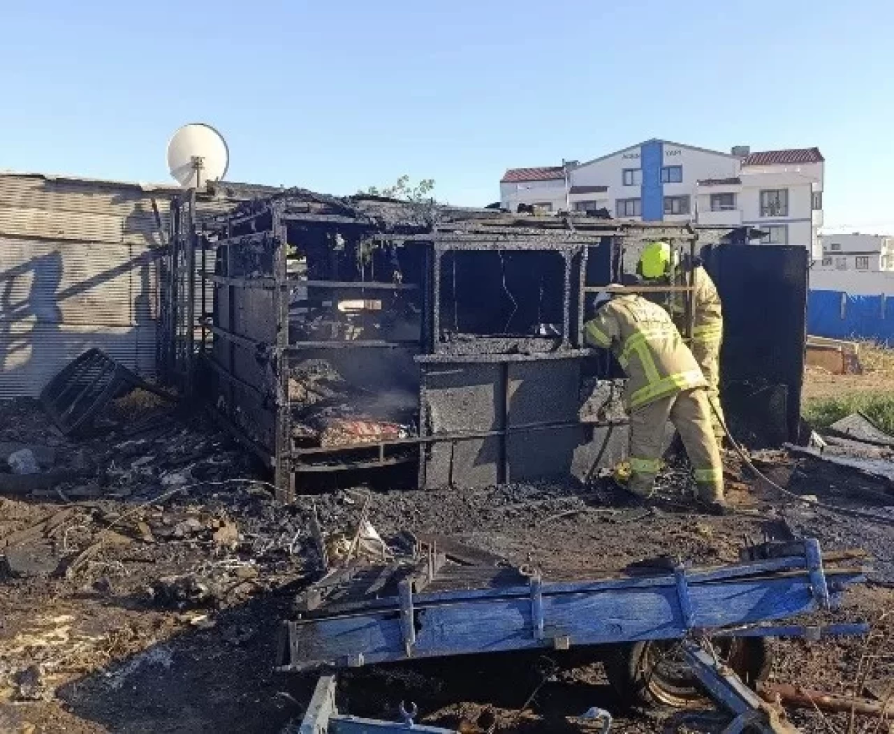 Erdek’te baraka yangını söndürüldü