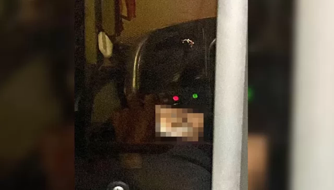 Otobüs şoförü seyir halinde müstehcen video izlerken yakalandı
