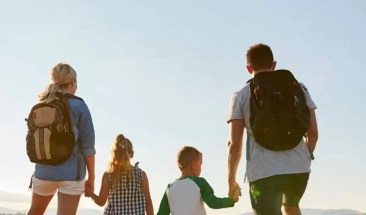 Çocuklarla seyahat etmenin altın kuralları! Tatilinizi kolaylaştıracak ipuçları