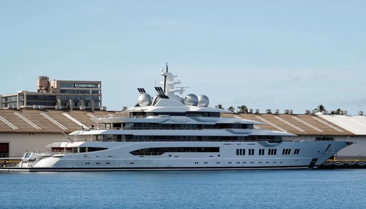 ABD, el koyduğu ultra lüks Rus yatını açık artırmaya çıkardı