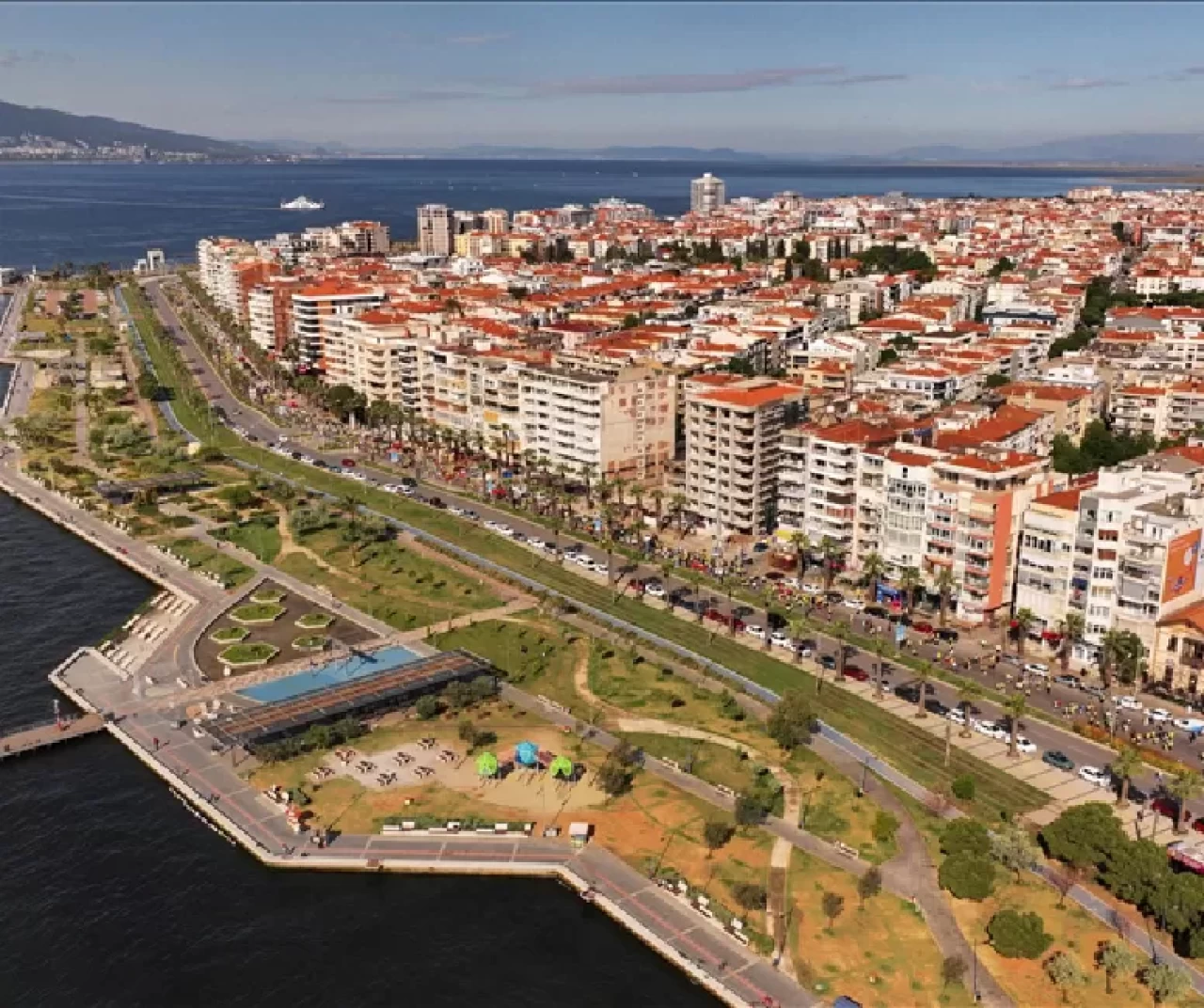 İzmirliler su kesintisine karşı depo ve kovalarla tedbir aldı