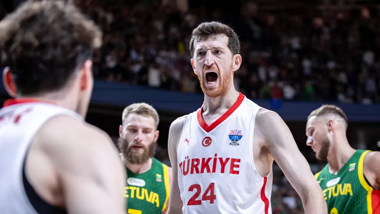 A Milli Erkek Basketbol Takımı'ndan umutlandıran prova