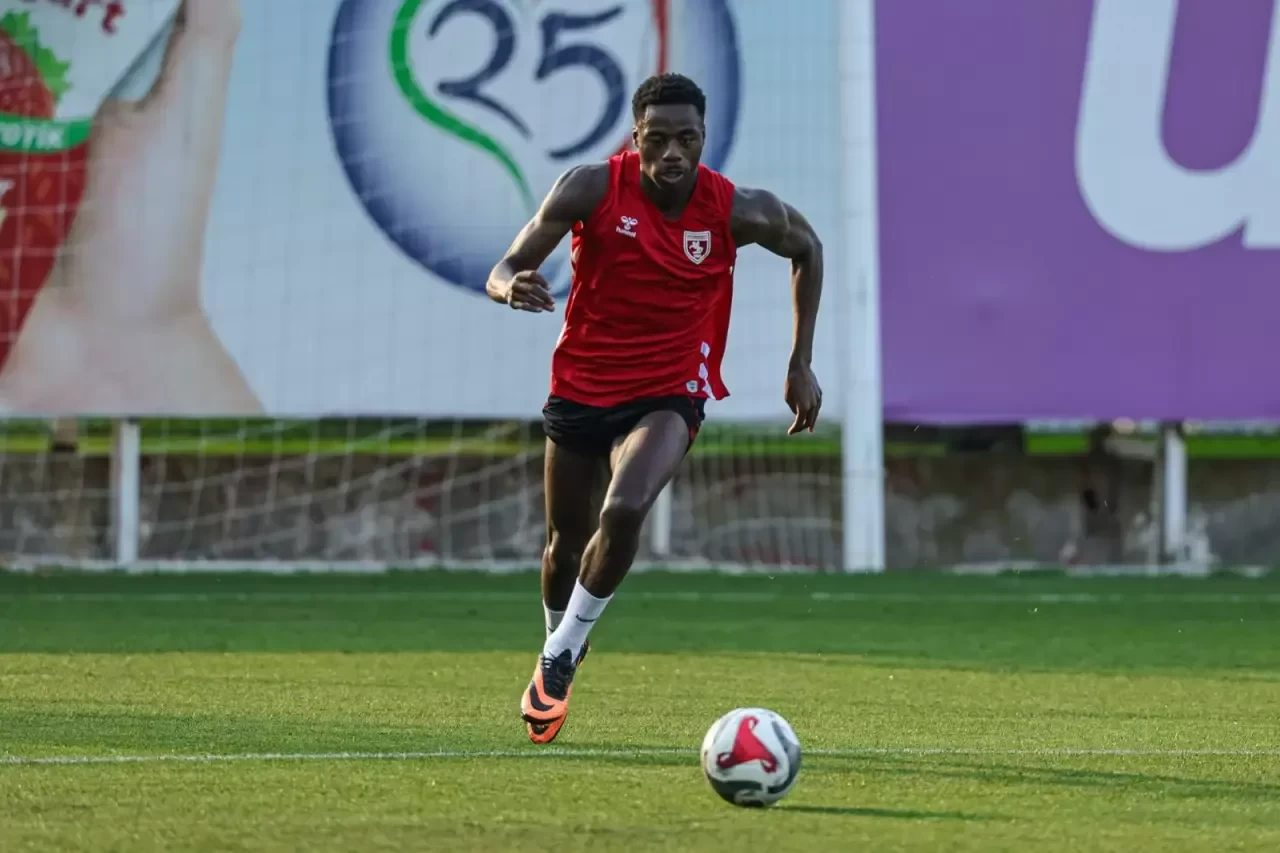 Samsunspor'da yeni transfer Musaba sakatlandı