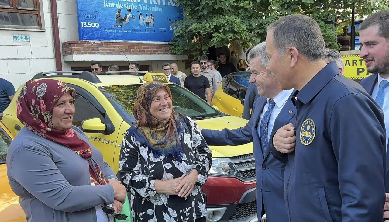İçişleri Bakanı Yerlikaya, Artvin'de ziyaretlerde bulundu