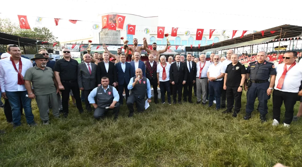 291. Tarihi Çardak Yağlı Pehlivan Güreşleri'nde başpehlivanlığı Feyzullah Aktürk kazandı