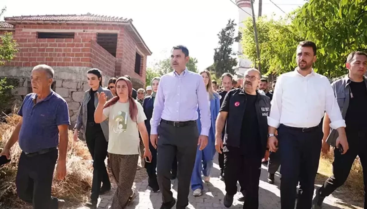 Bakan Kurum duyurdu: Sındırgı depreminde 615 bağımsız bölüm ağır hasarlı veya yıkık