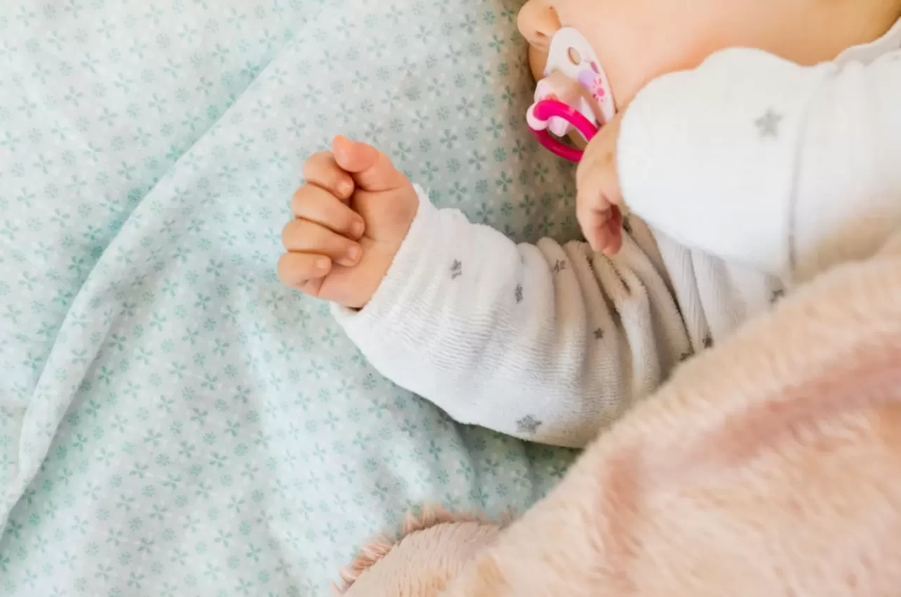 Bebeklerde Uyku Düzeni: Hangi Saatlerde Ne Kadar Uyku Gerekir?