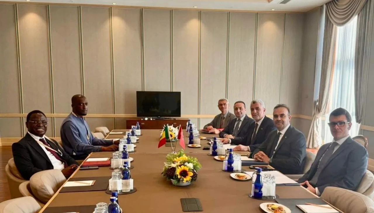Türkiye ve Senegal ticarette yeni döneme giriyor! Bakan Bolat: Kazan-kazan ilkesiyle ilerliyoruz