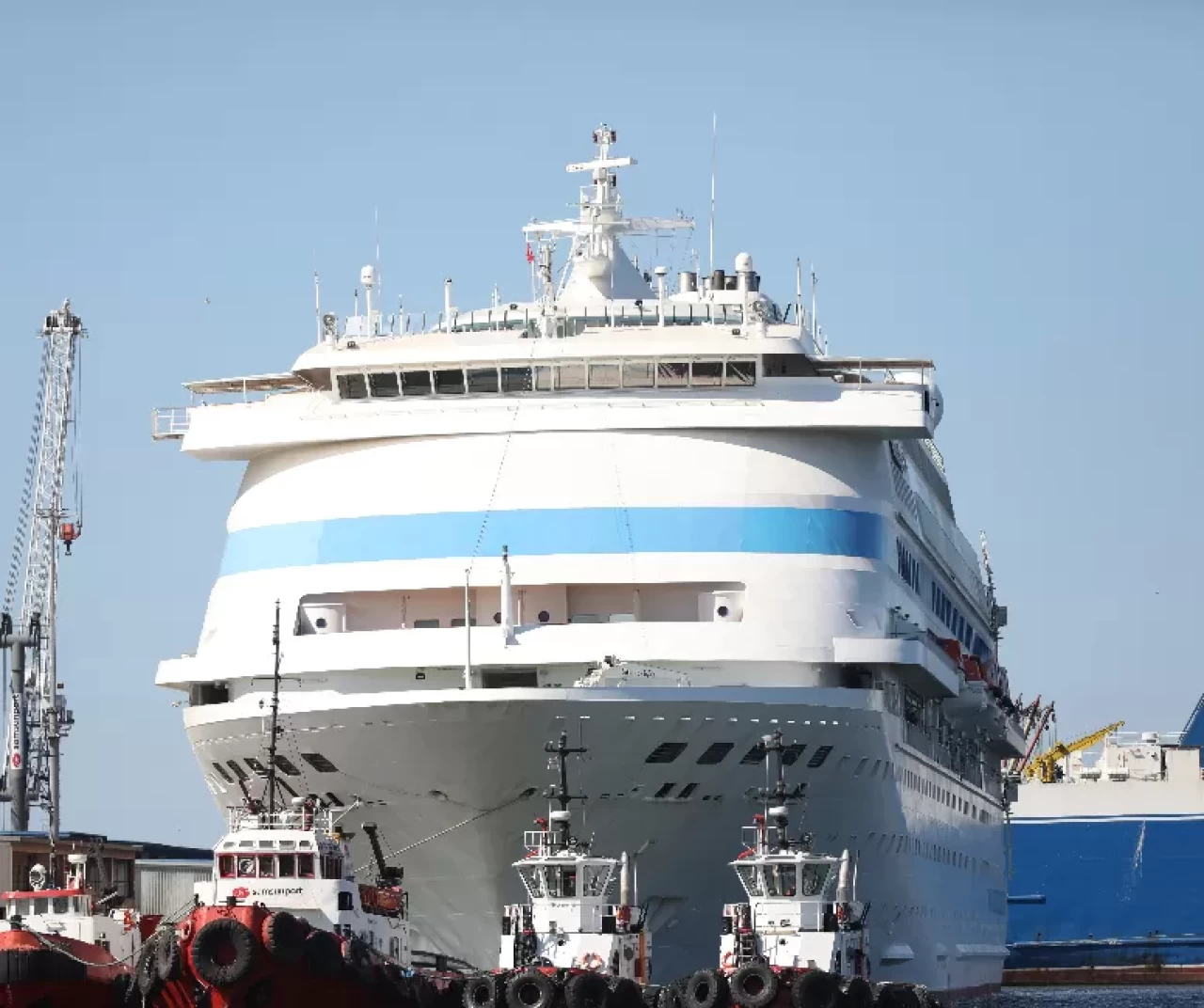 Astoria Grande kruvaziyeri 994 yolcusuyla Samsun Limanı'na demirledi