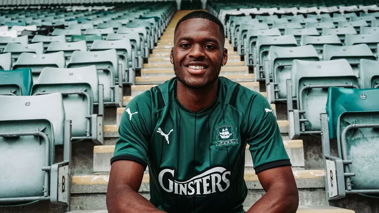 Beşiktaş’ın rakibi St. Patrick’s, İngiliz futbolcu Jordon Garrick’i transfer etti