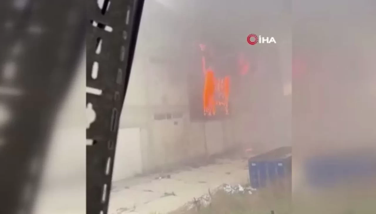 Esenyurt’ta depo yangını: Çok sayıda itfaiye sevk edildi