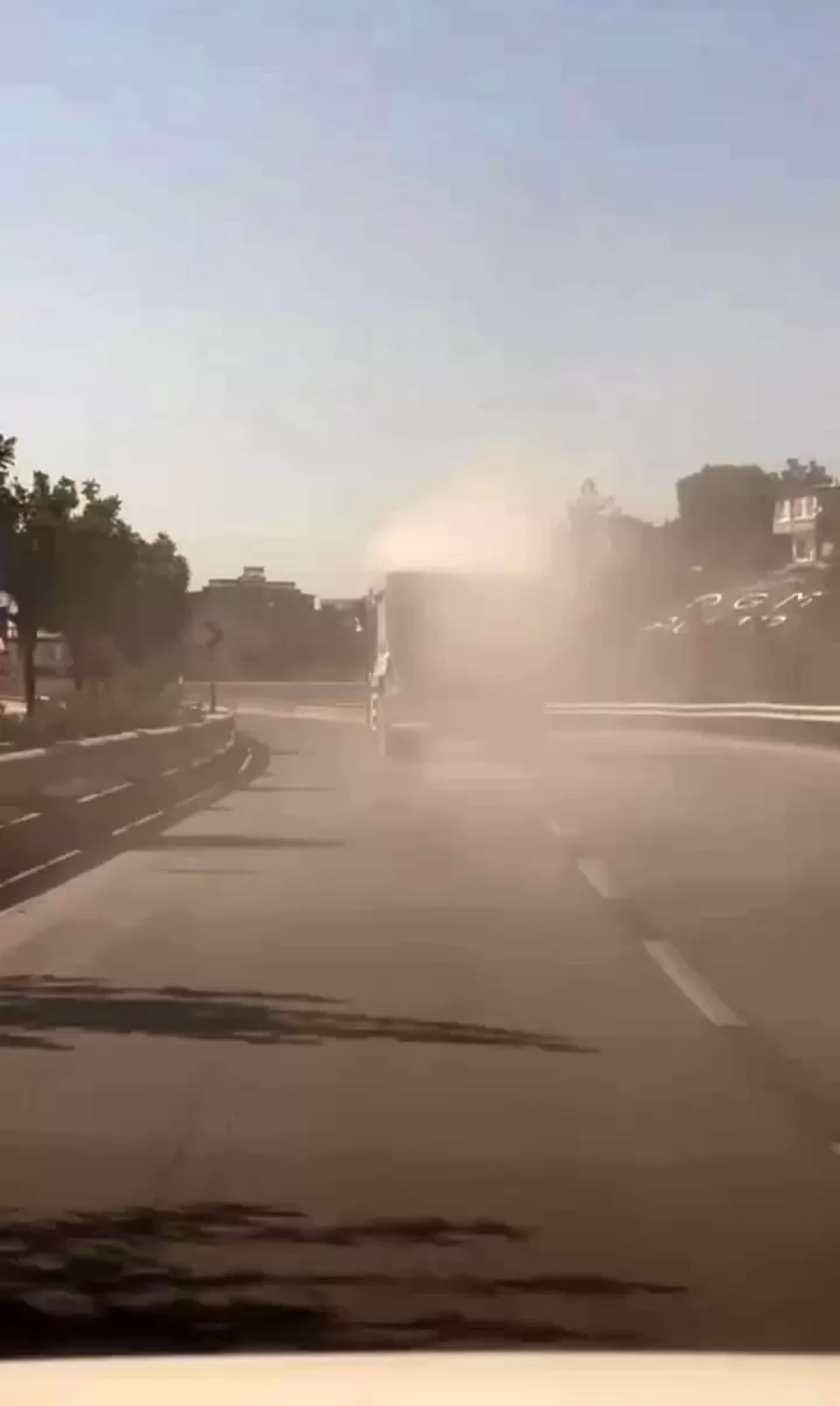 Hatay'da yükünü yola saçan sürücüye ceza kesildi