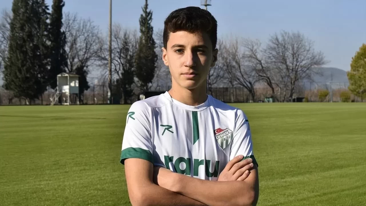 Fenerbahçe, Bursaspor’dan üç genç futbolcuyu transfer etti