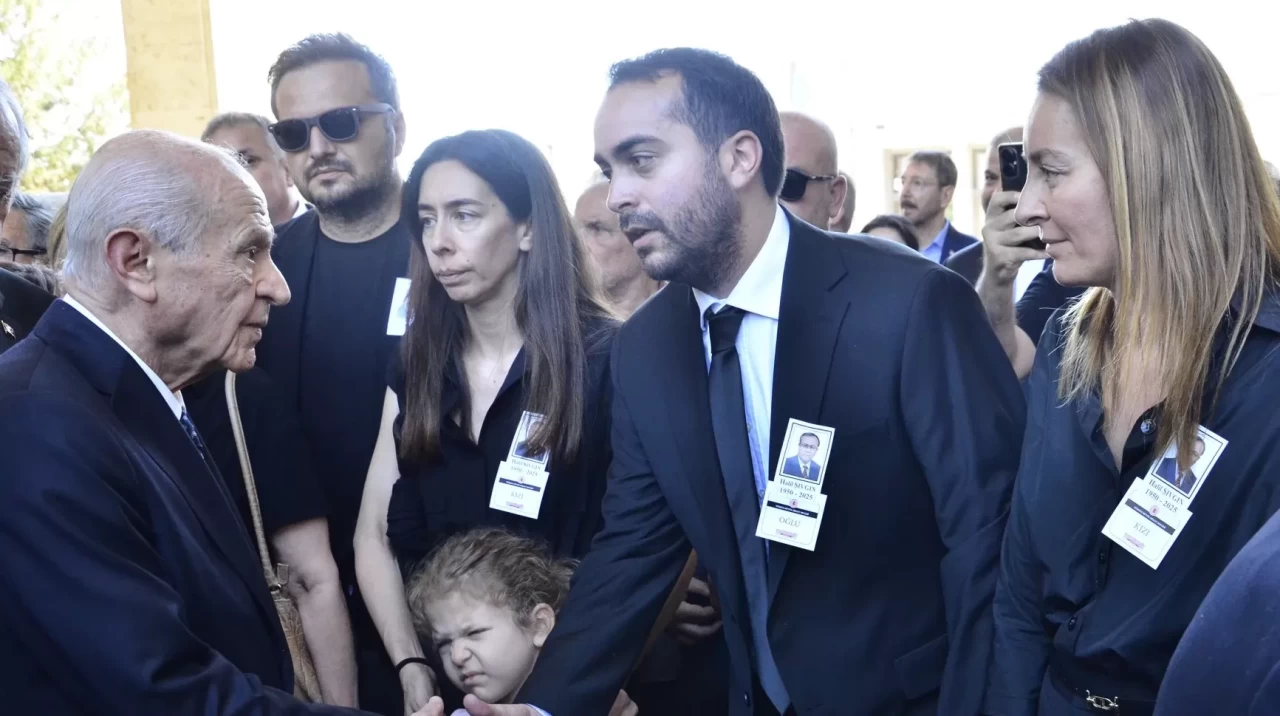 MHP Lideri Bahçeli, Eski Sağlık Bakanı Halil Şıvgın’ın TBMM’deki cenaze törenine katıldı