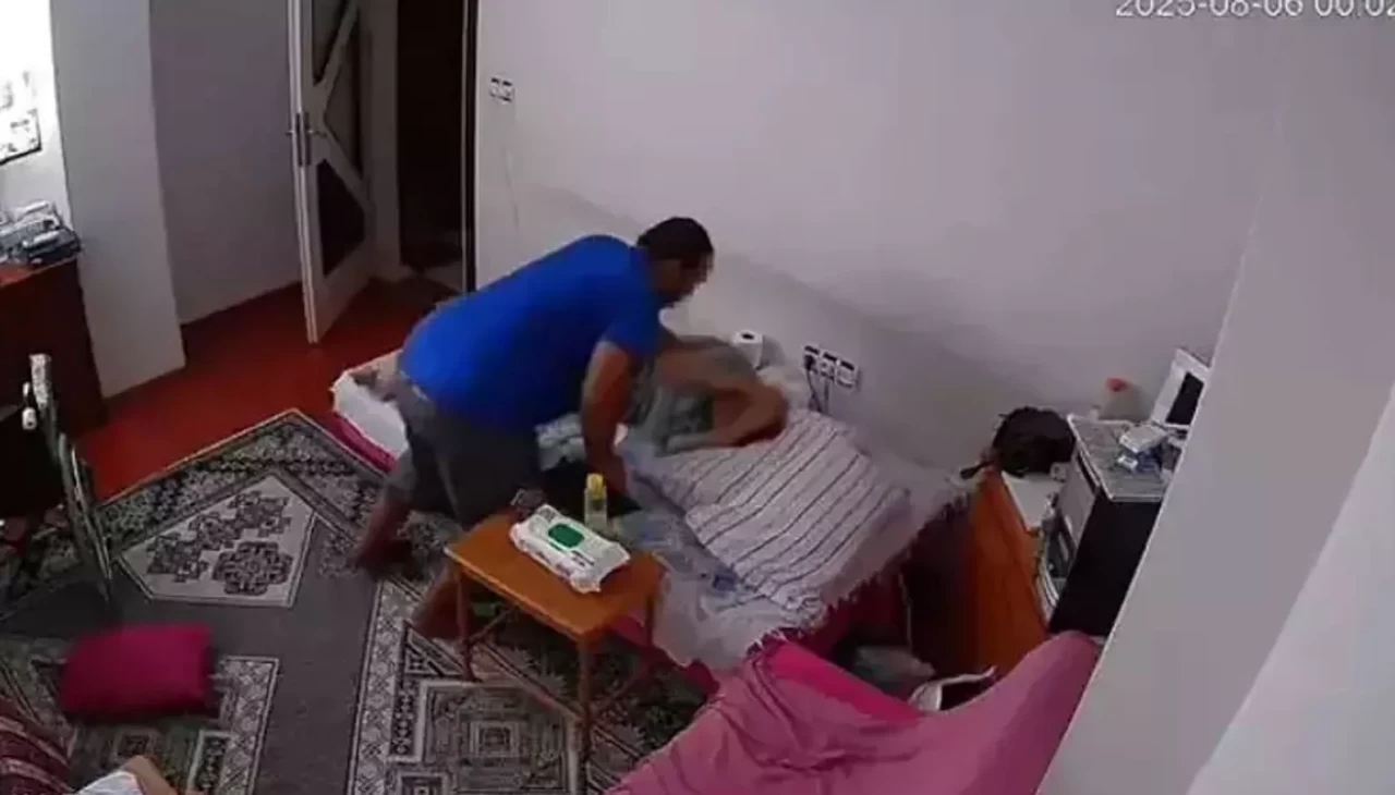 Denizli'de yatalak annesini darbeden şizofreni hastası tutuklandı