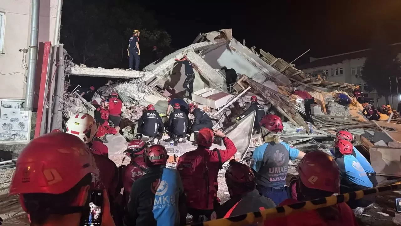 Bakan Yerlikaya: 1 can kaybımız var