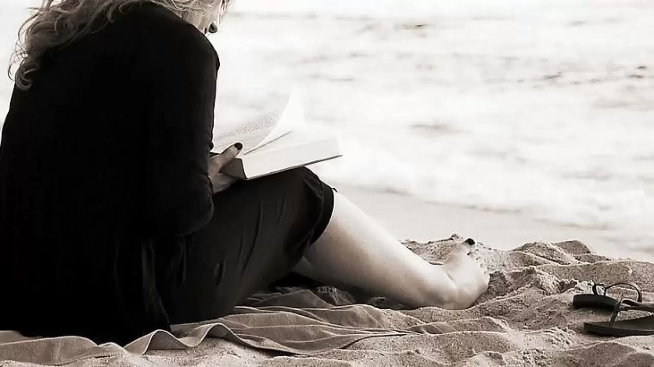 Rüyada Deniz Kenarında Oturmak Ne Anlama Gelir? İşte Detaylı Tabiri