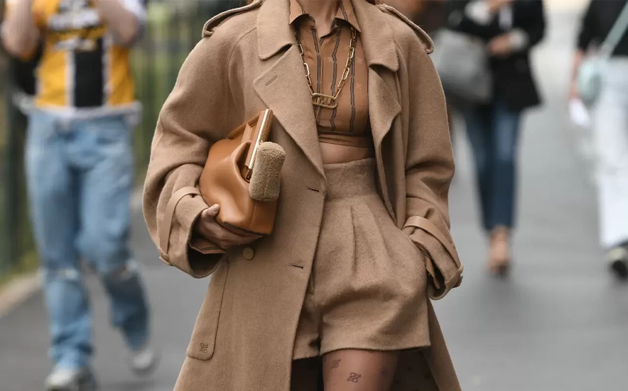 2026 İlkbahar/Yaz Moda Trendleri: Hangi Renkler ve Desenler Öne Çıkacak?