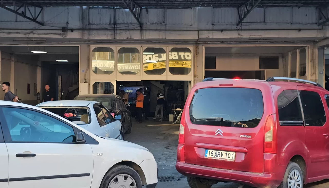 Sanayide çalışan kalfa kazara çırağı vurdu