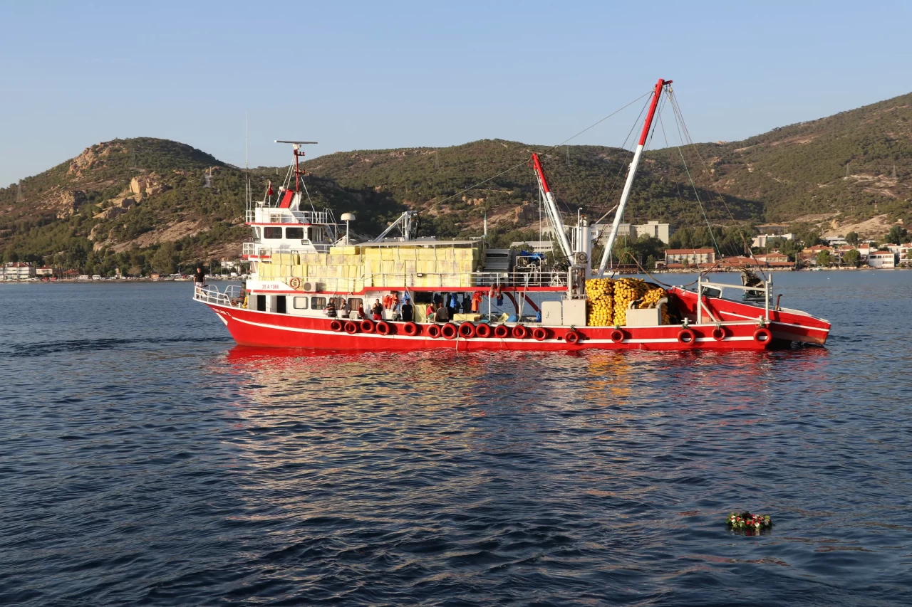 İzmirli balıkçılar 5 ay aradan sonra tekrar denize açılıyor: Bu gece "vira bismillah" diyecekler