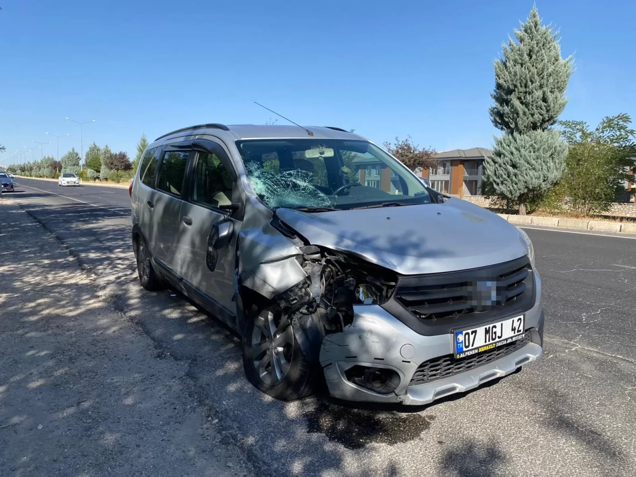 Aracın çarptığı motosikletin sürücüsü hayatını kaybetti