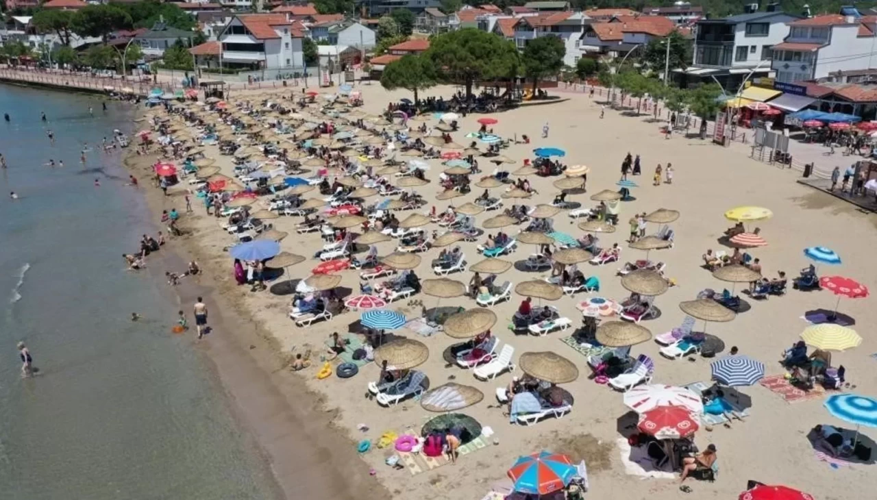 Kandıra'da 3 plajda denize girme yasağı kaldırıldı