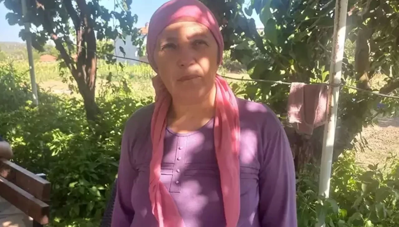 Balıkesir'deki depremde son anda enkaz altında kalmaktan kurtuldu