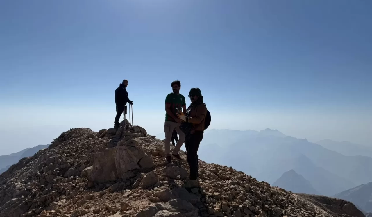 Türkiye'nin ikinci yüksek noktasında nefes kesen zirve tırmanışı