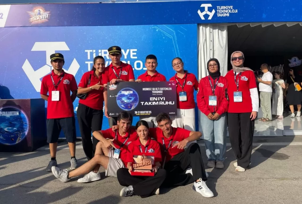 Bakan Göktaş'tan "TEKNOFEST Mavi Vatan"da ödül kazanan devlet himayesindeki çocuklara ilişkin paylaşım