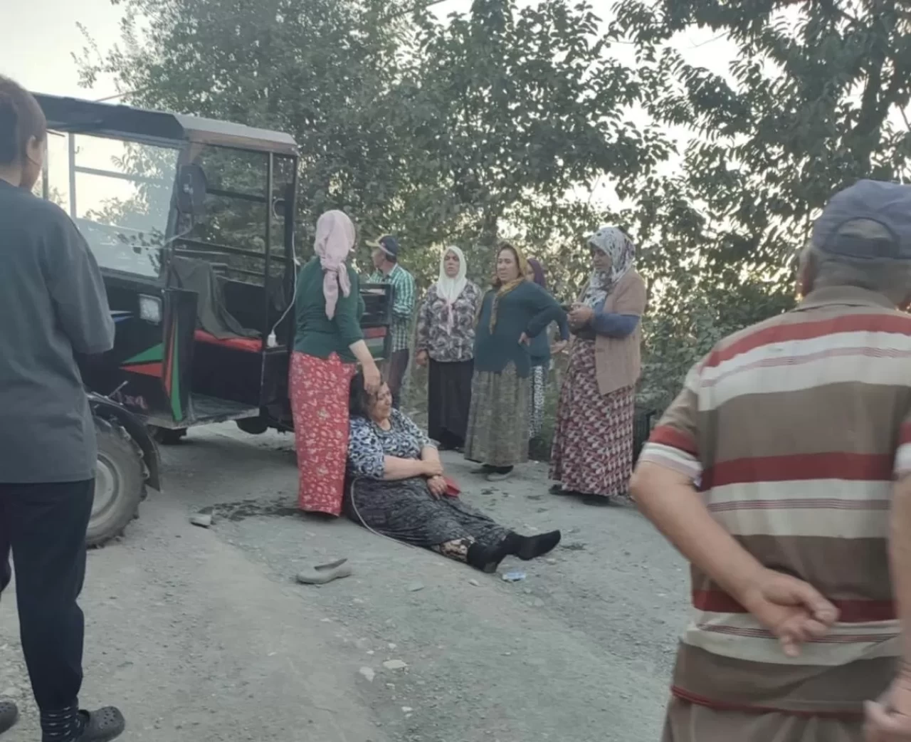 Ordu'da virajı alamayan patpat devrildi: 2'si çocuk 6 yaralı