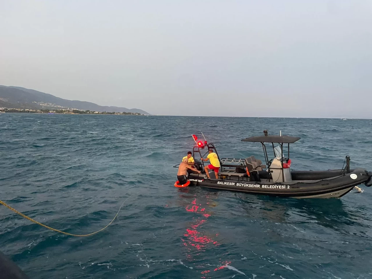 Balıkesir'de denizde kaybolmuştu! Tam 5 saat sonra sağ bulundu