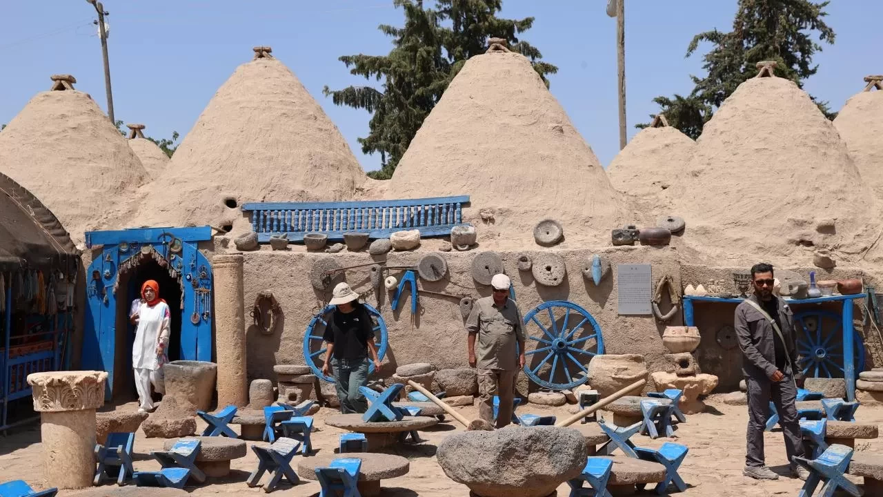 Harran'ın kubbeli evleri mimarisiyle kavurucu sıcakta serinlik yaşatıyor