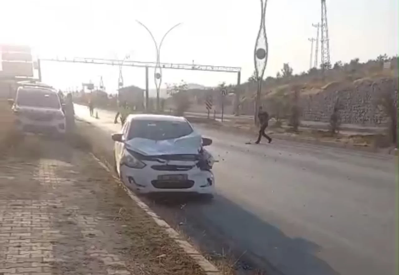 Yüksekova'da trafik kazası: 2 yaralı