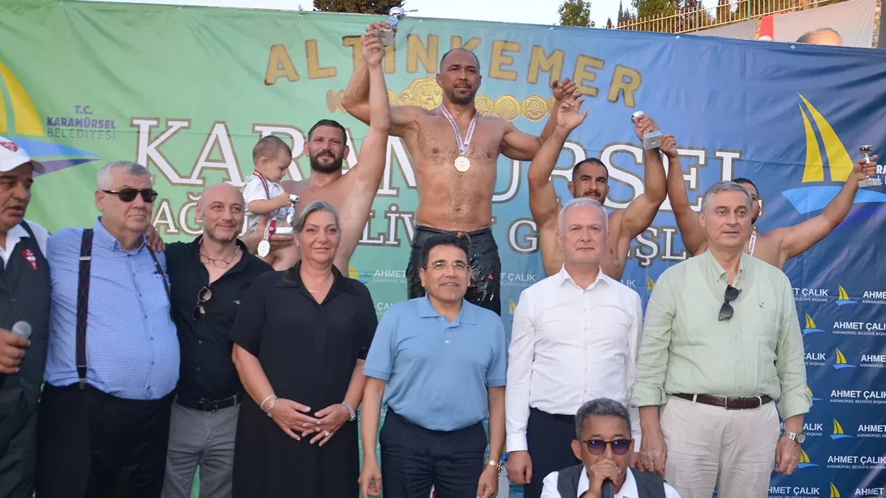Karamürsel Yağlı Güreşleri’nde Ali Gürbüz başpehlivan oldu