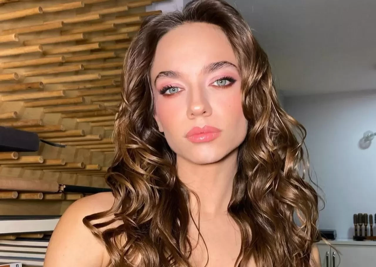 Oyuncu Eylül Tumbar, 6.1'lik Balıkesir depreminde amcasının vefat ettiğini duyurdu