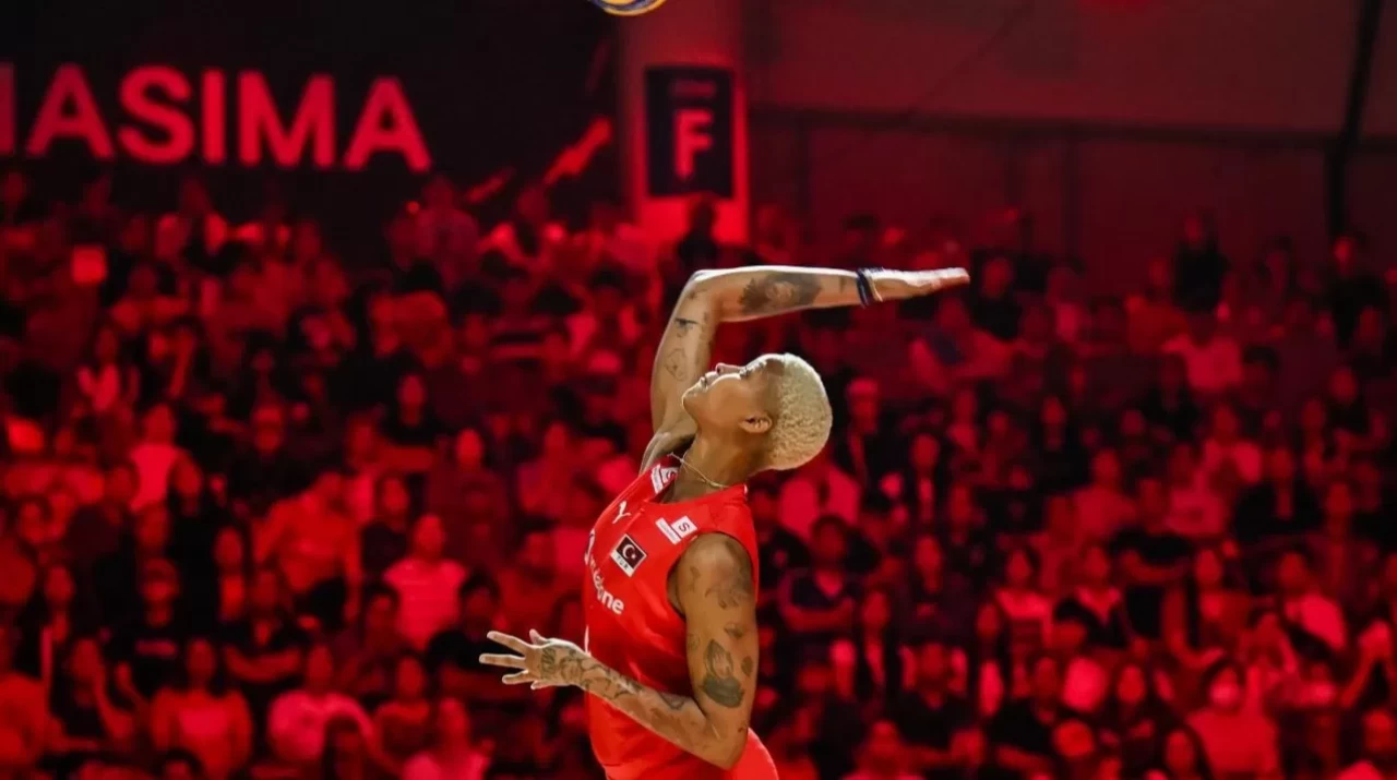 Filenin Sultanları'ndan İspanya'ya set yok! Dünya Şampiyonası'na galibiyetle başladık