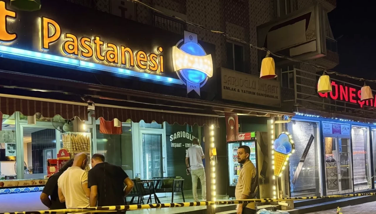 Pastanede çıkan silahlı kavgada 2 kişiyi öldüren şüpheli intihar etti