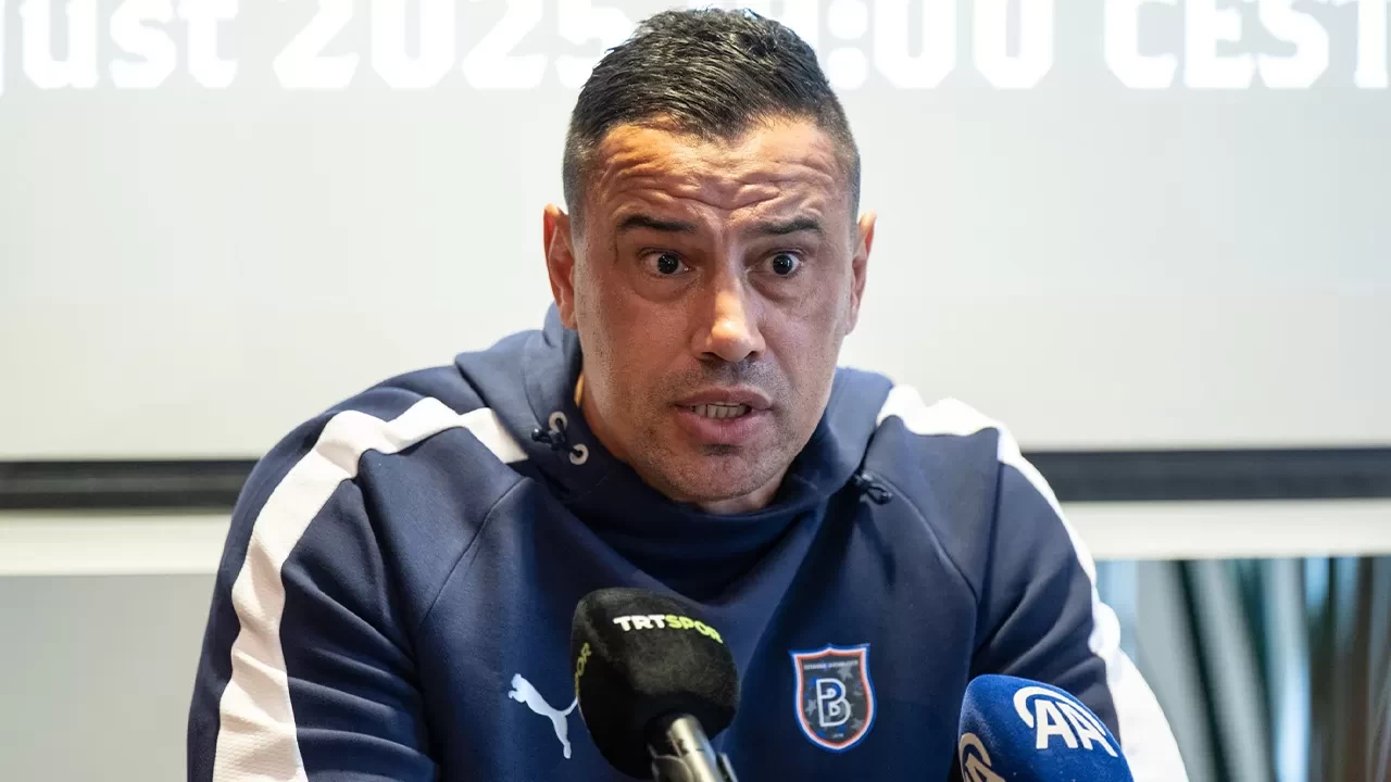 Başakşehir Teknik Direktörü Çağdaş Atan: "Umarım kazanarak tur atlarız"