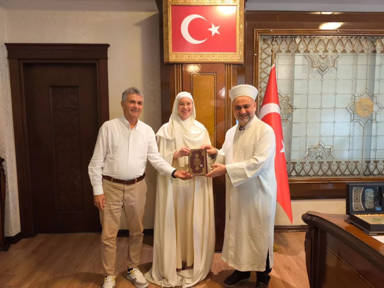 Kalpleri ısıtan anlar! Polonyalı kadın Adana'da Müslüman oldu