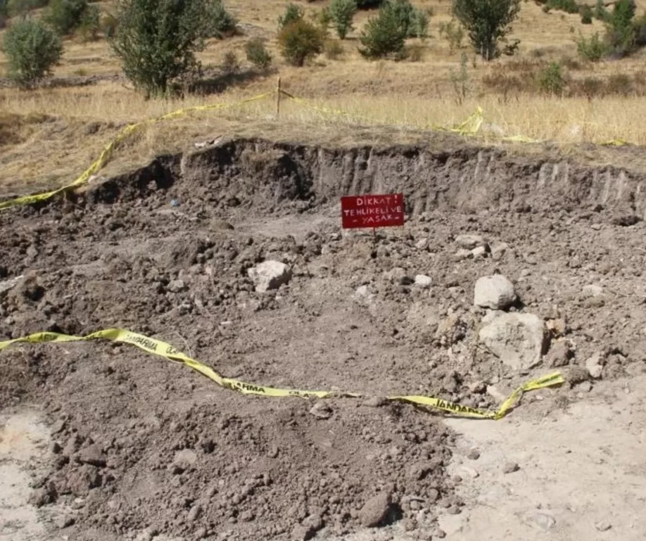 Yaşlı çifte mezar olan kükürtlü su kapatıldı