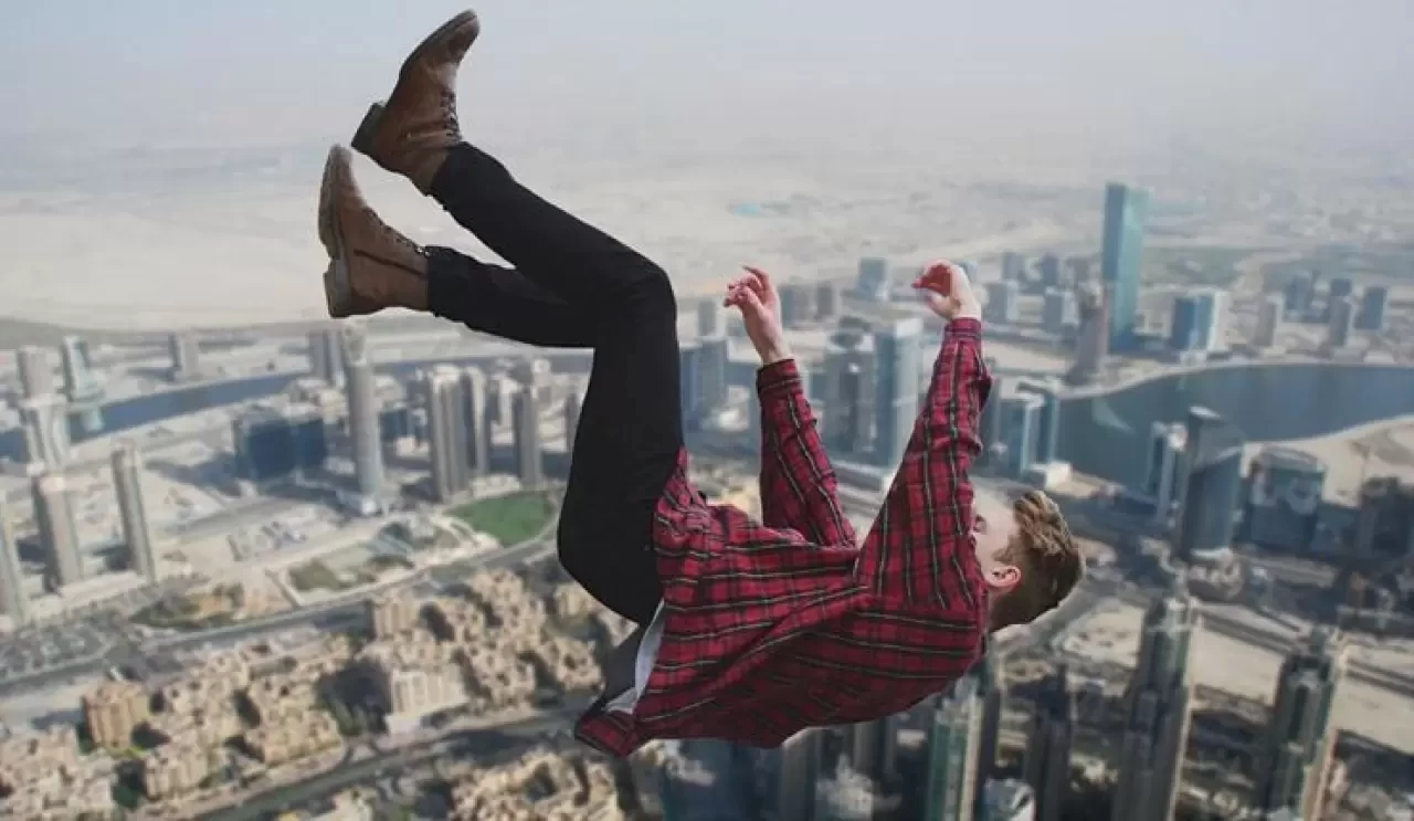 Rüyada Balkondan Düşen Birini Görmek Ne Anlama Gelir? İşte Detaylı Yorumlar